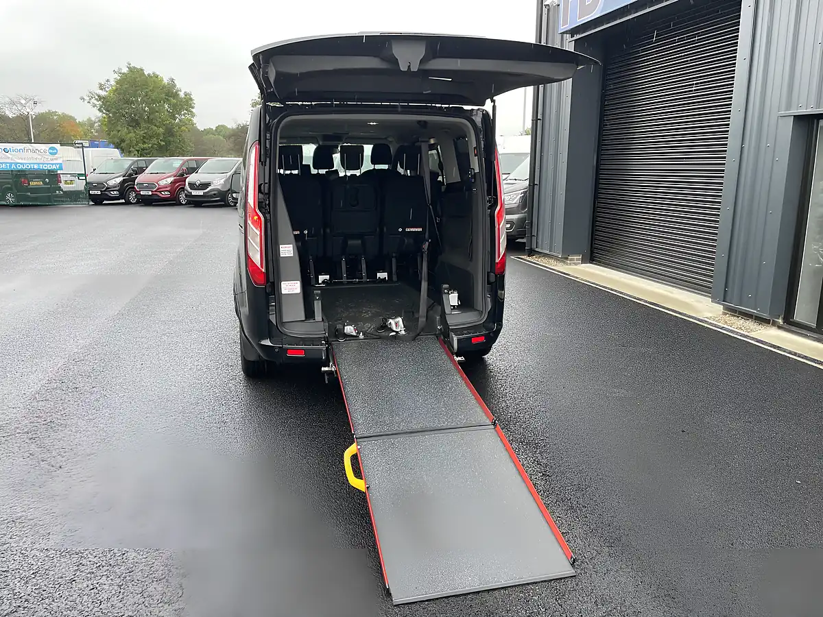 Used 2019 Ford Tourneo Custom Independence RS 6 SEAT Crew Van Black - Interior and Exterior details 13