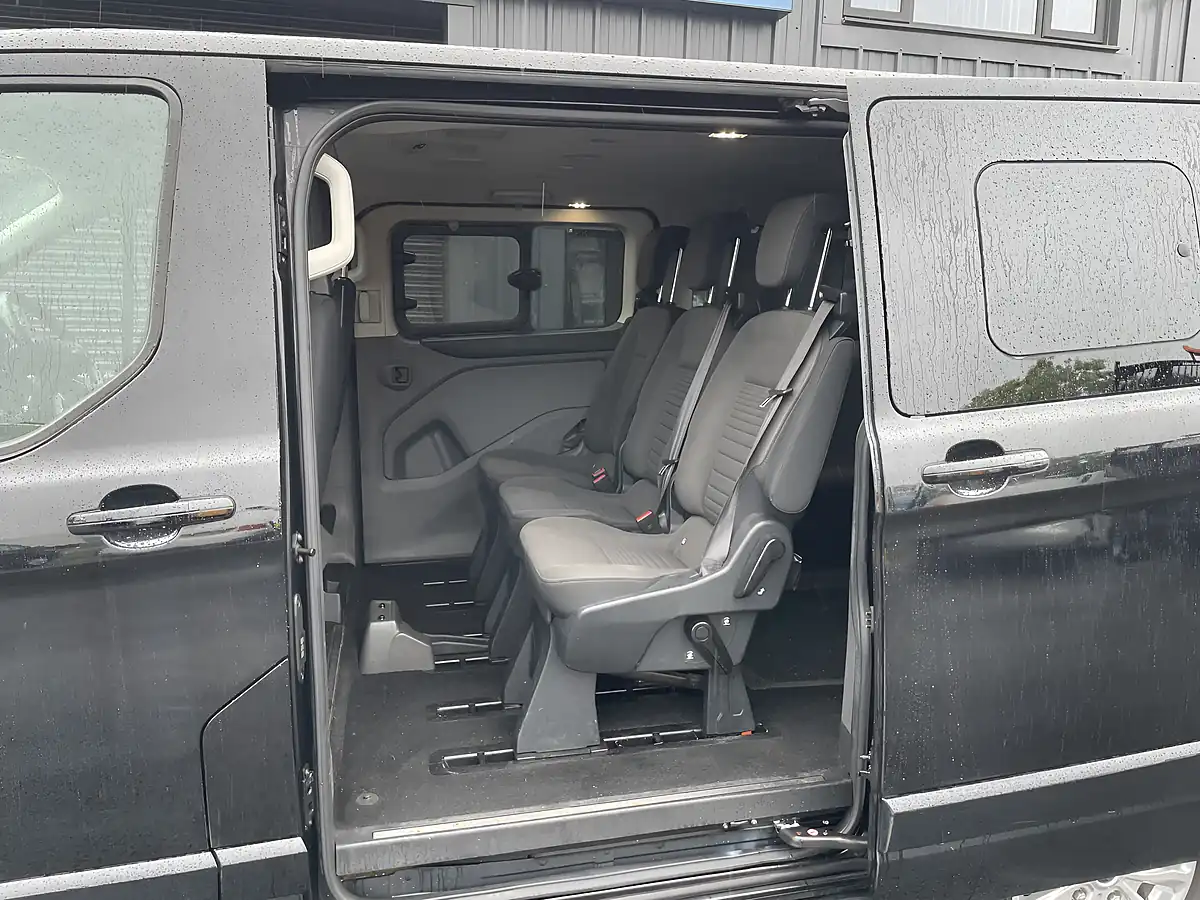 Used 2019 Ford Tourneo Custom Independence RS 6 SEAT Crew Van Black - Interior and Exterior details 15