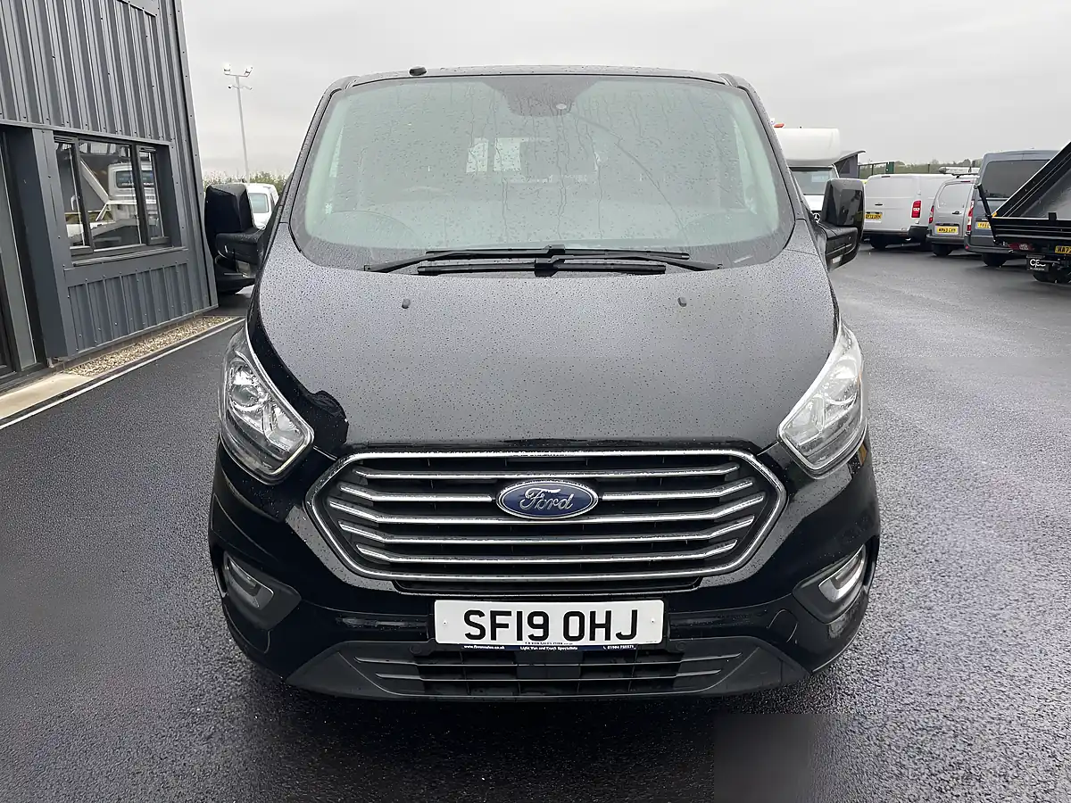 Used 2019 Ford Tourneo Custom Independence RS 6 SEAT Crew Van Black - Interior and Exterior details 3