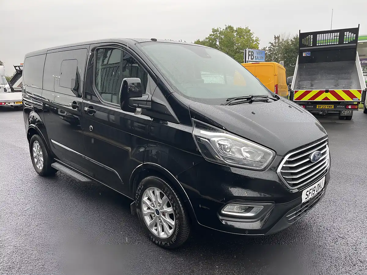 Used 2019 Ford Tourneo Custom Independence RS 6 SEAT Crew Van Black - Interior and Exterior details 4