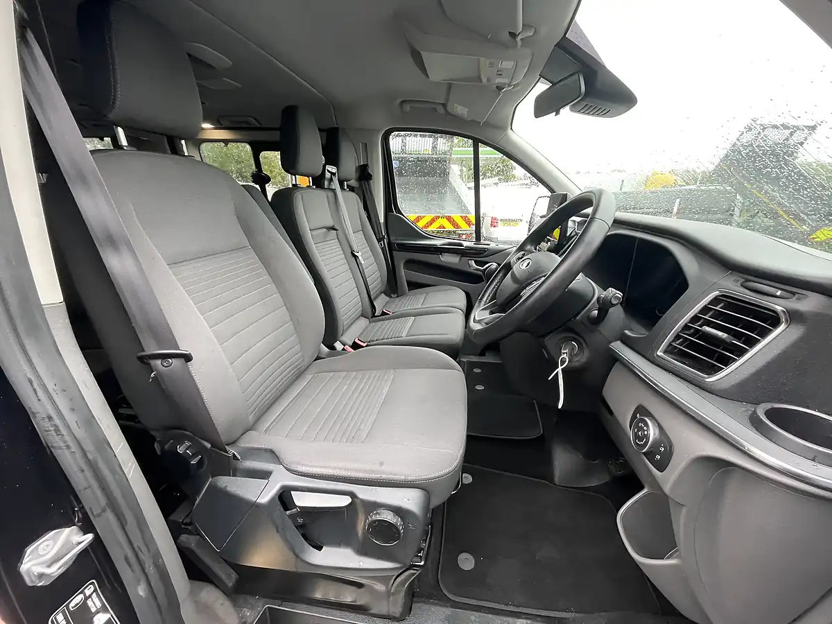 Used 2019 Ford Tourneo Custom Independence RS 6 SEAT Crew Van Black - Interior and Exterior details 9