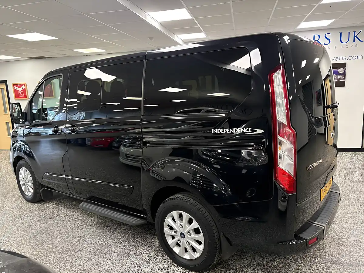 Used 2019 Ford Tourneo Custom Titanium Black - Interior and Exterior details 17