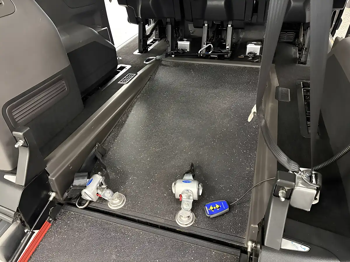 Used 2019 Ford Tourneo Custom Titanium Black - Interior and Exterior details 4