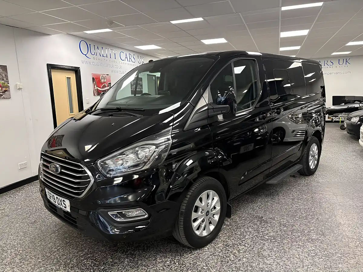 Used 2019 Ford Tourneo Custom Titanium Black - Interior and Exterior details 8
