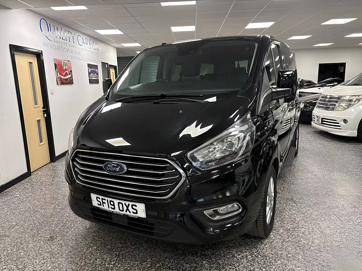 Used 2019 Ford Tourneo Custom Titanium Black - Interior and Exterior details 9