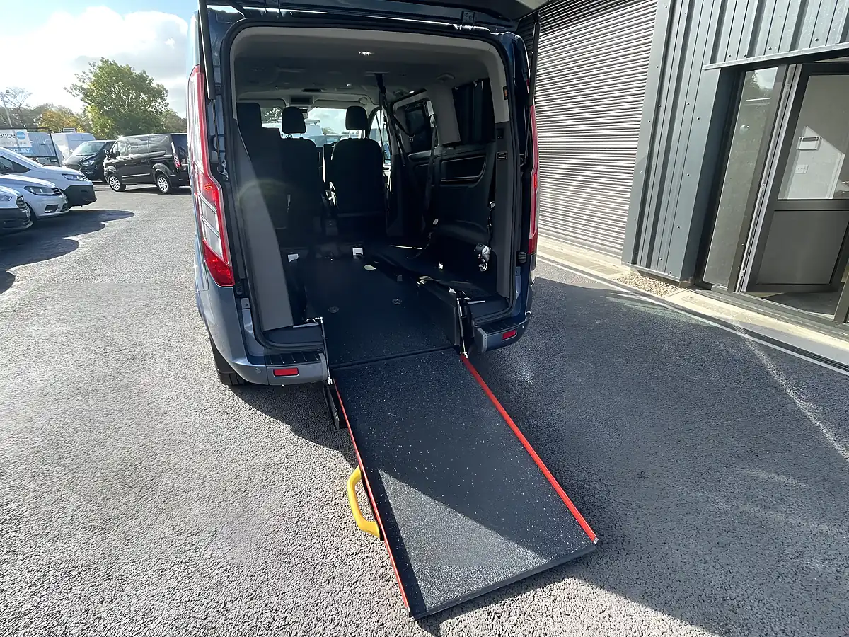 Used 2019 Ford Tourneo Custom Titanium Blue - Interior and Exterior details 13