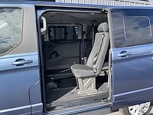 Used 2019 Ford Tourneo Custom Titanium Blue - Interior and Exterior details 15