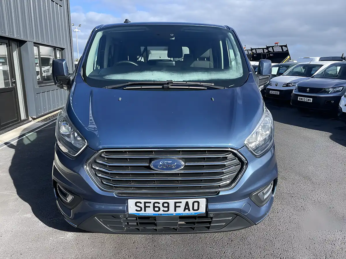 Used 2019 Ford Tourneo Custom Titanium Blue - Interior and Exterior details 3