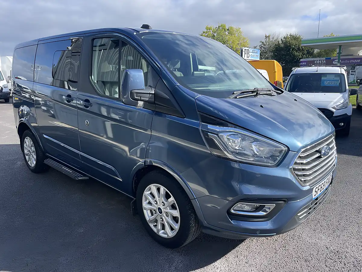 Used 2019 Ford Tourneo Custom Titanium Blue - Interior and Exterior details 4