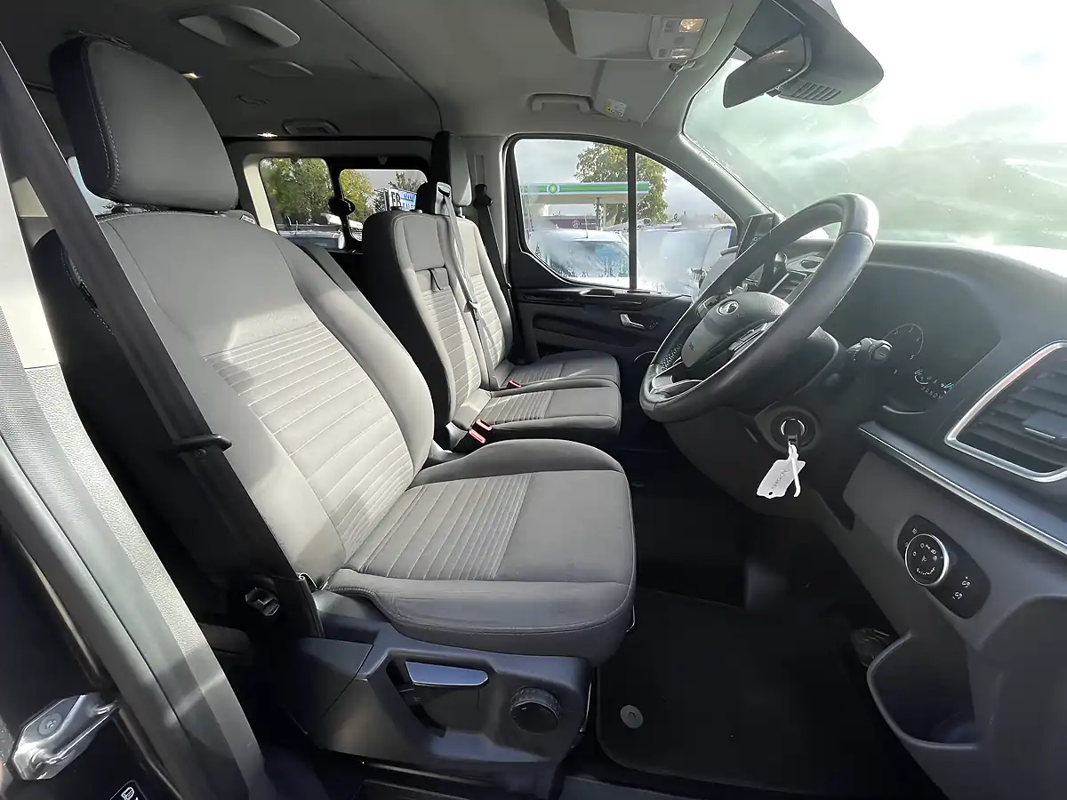 Used 2019 Ford Tourneo Custom Titanium Grey - Interior and Exterior details 10