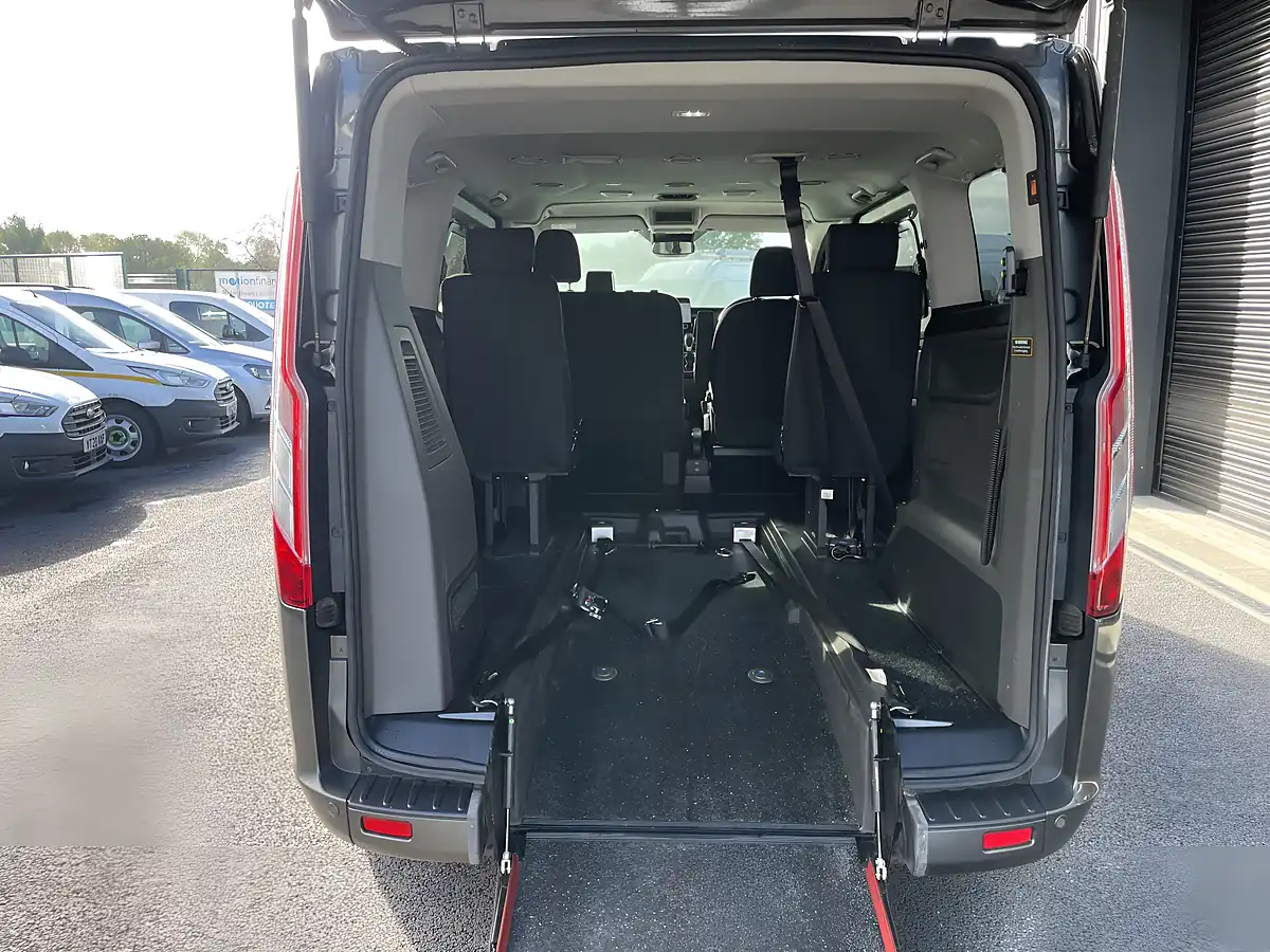 Used 2019 Ford Tourneo Custom Titanium Grey - Interior and Exterior details 14
