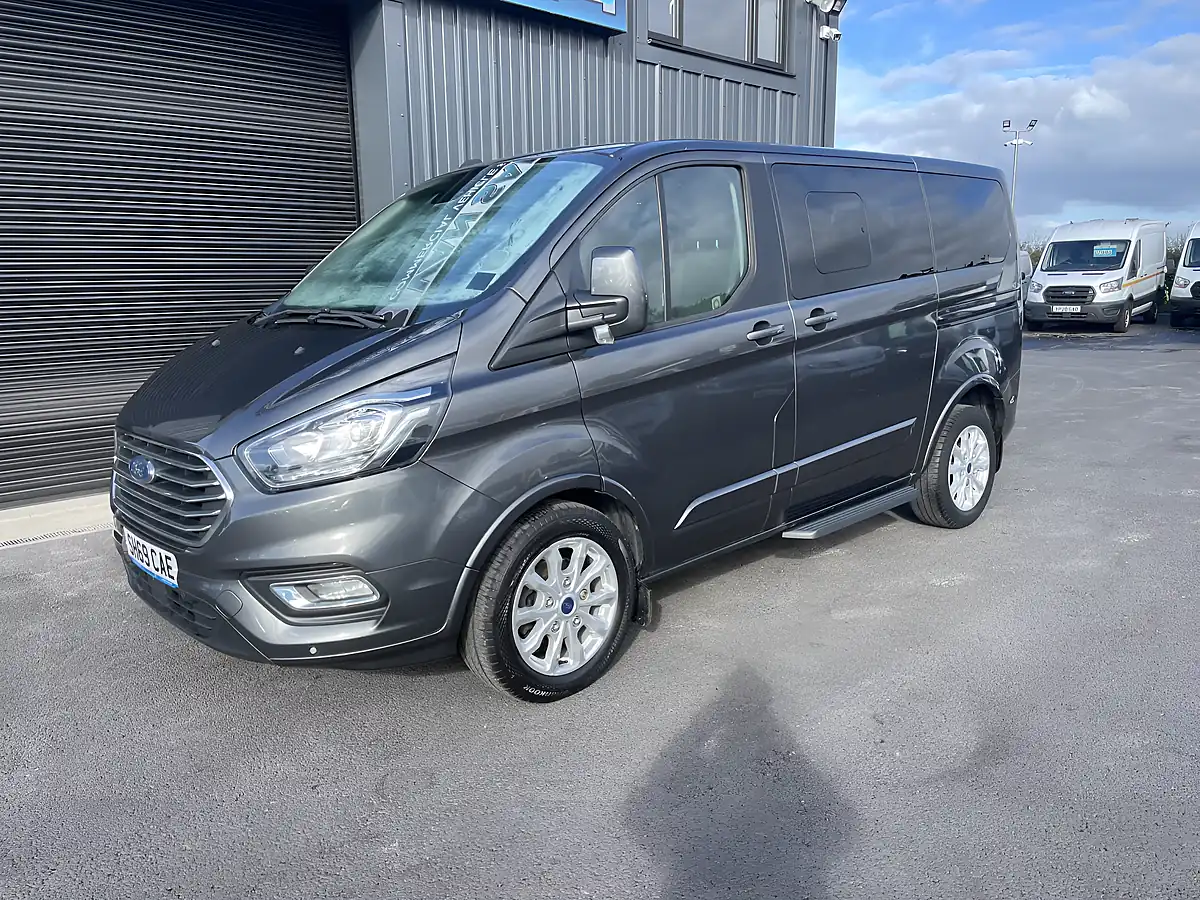 Used 2019 Ford Tourneo Custom Titanium Grey - Interior and Exterior details 2