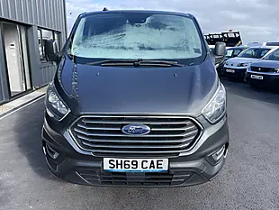Used 2019 Ford Tourneo Custom Titanium Grey - Interior and Exterior details 3