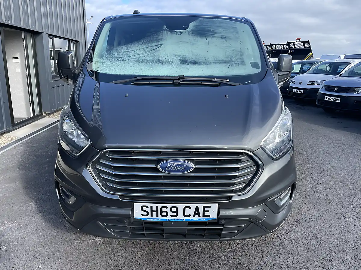 Used 2019 Ford Tourneo Custom Titanium Grey - Interior and Exterior details 3
