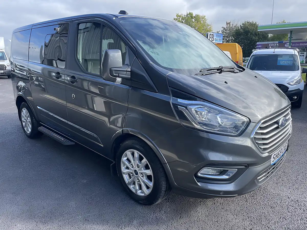 Used 2019 Ford Tourneo Custom Titanium Grey - Interior and Exterior details 4