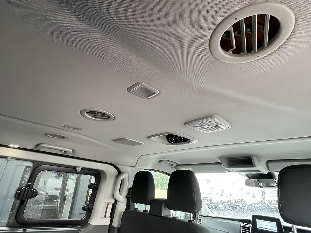 Used 2019 Ford Tourneo Custom Titanium Silver - Interior and Exterior details 11