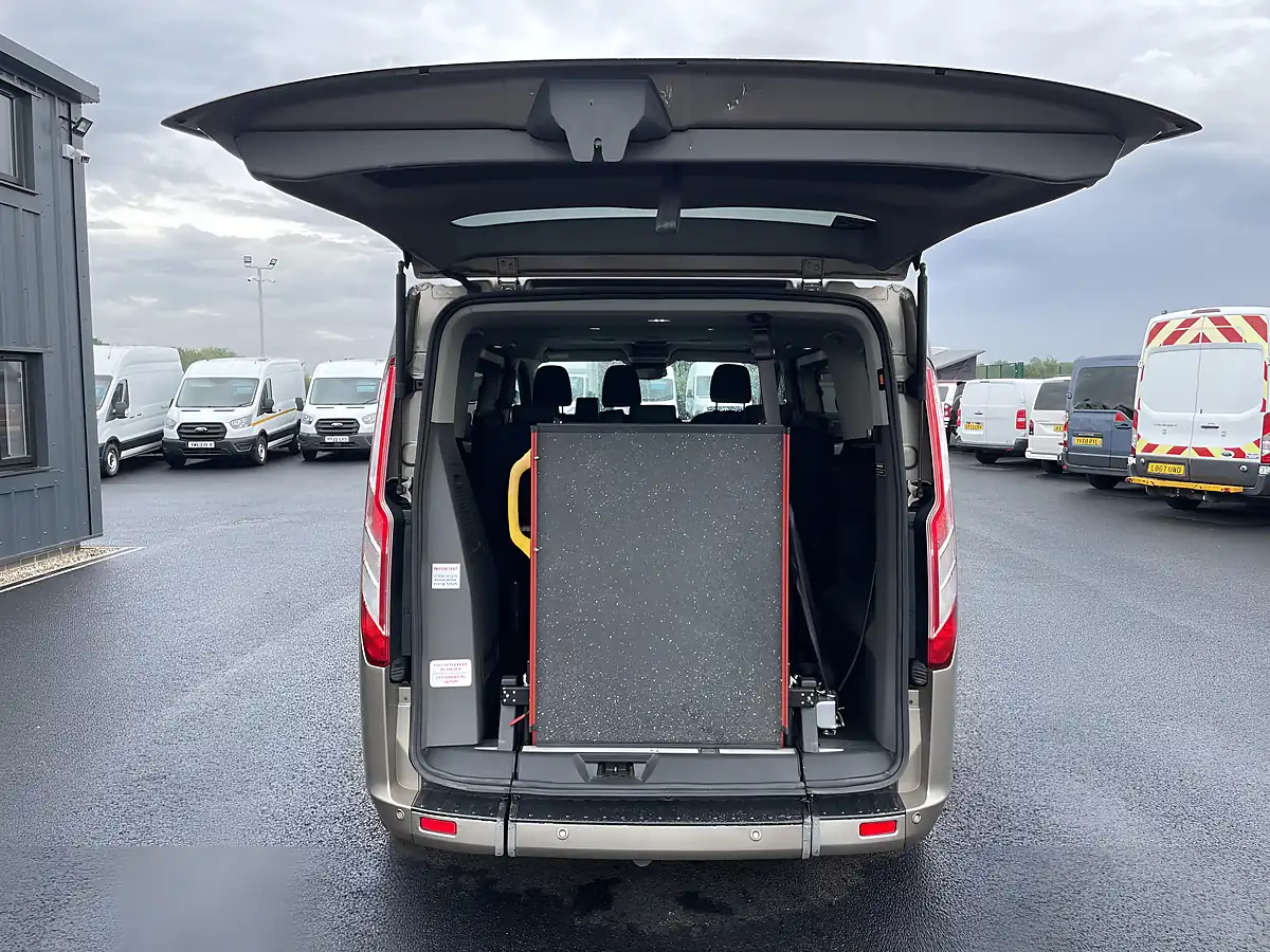 Used 2019 Ford Tourneo Custom Titanium Silver - Interior and Exterior details 12