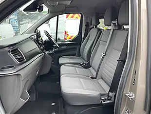 Used 2019 Ford Tourneo Custom Titanium Silver - Interior and Exterior details 17