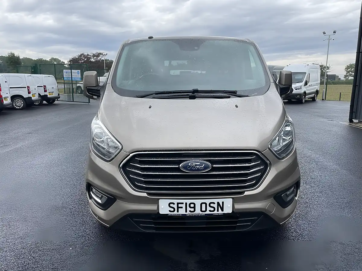Used 2019 Ford Tourneo Custom Titanium Silver - Interior and Exterior details 2