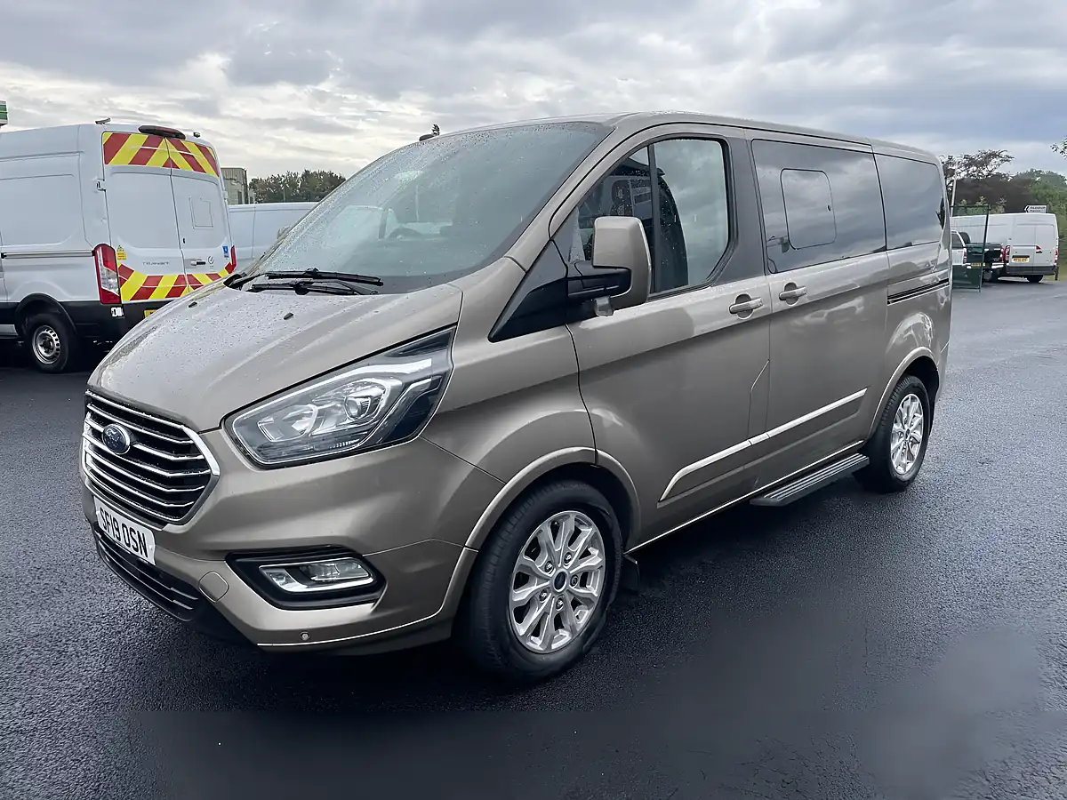 Used 2019 Ford Tourneo Custom Titanium Silver - Interior and Exterior details 3