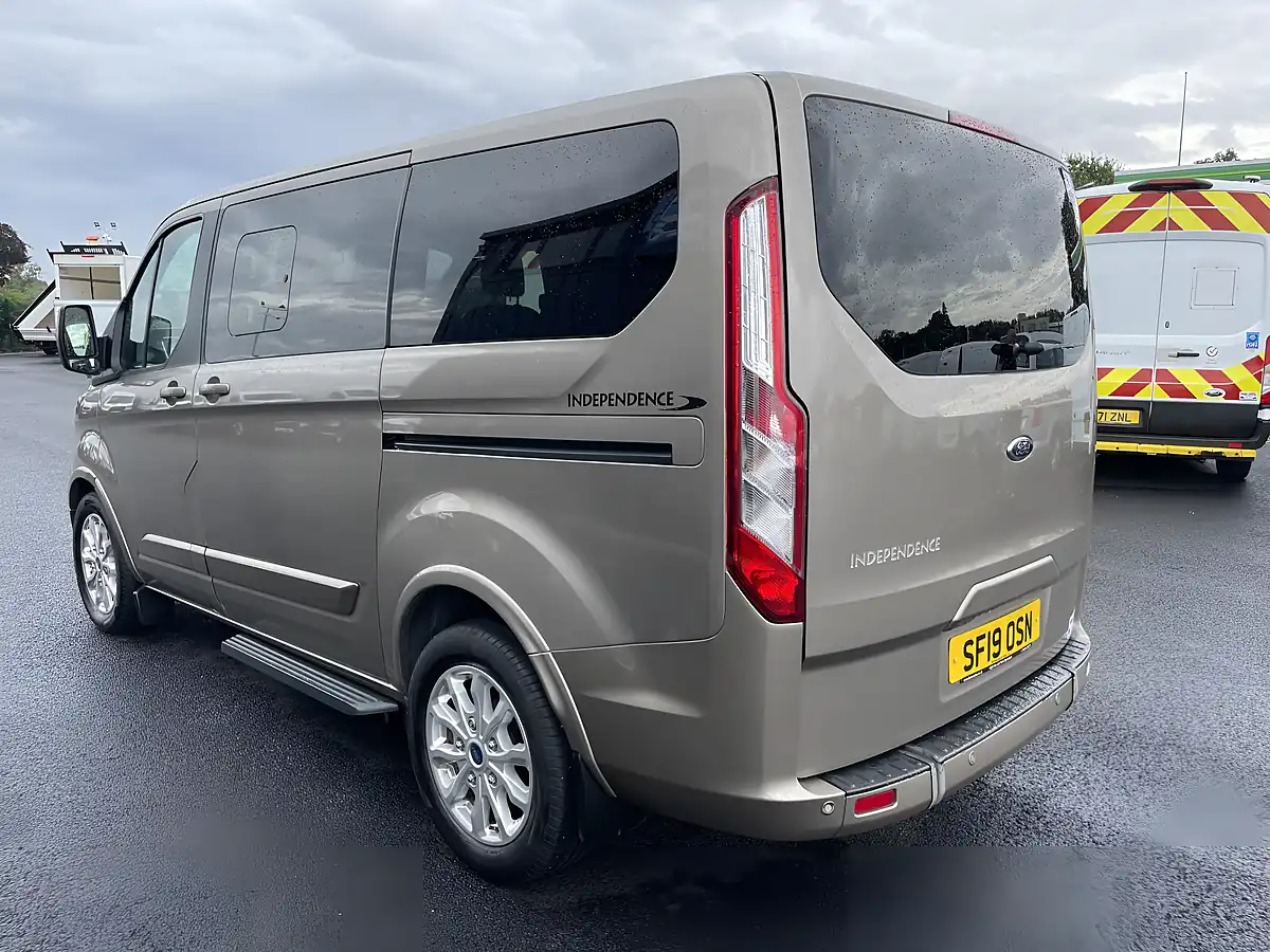Used 2019 Ford Tourneo Custom Titanium Silver - Interior and Exterior details 4