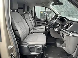 Used 2019 Ford Tourneo Custom Titanium Silver - Interior and Exterior details 9