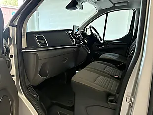 Used 2019 Ford Tourneo Custom Titanium Silver - Interior and Exterior details 10
