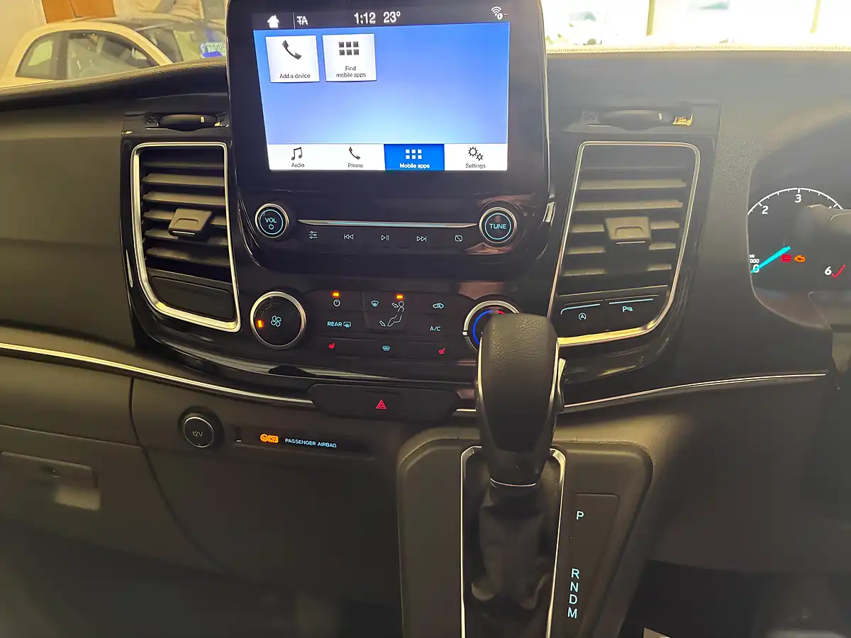 Used 2019 Ford Tourneo Custom Titanium Silver - Interior and Exterior details 11