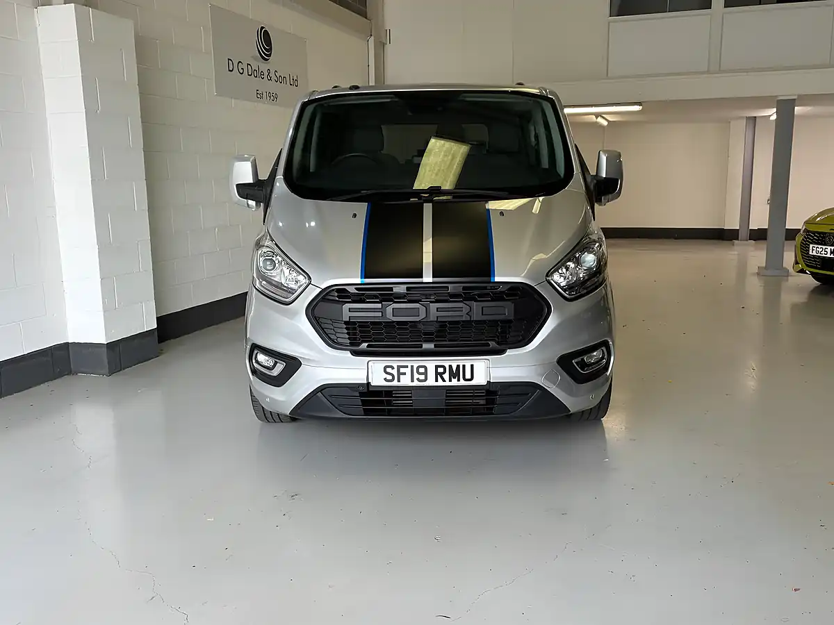 Used 2019 Ford Tourneo Custom Titanium Silver - Interior and Exterior details 2