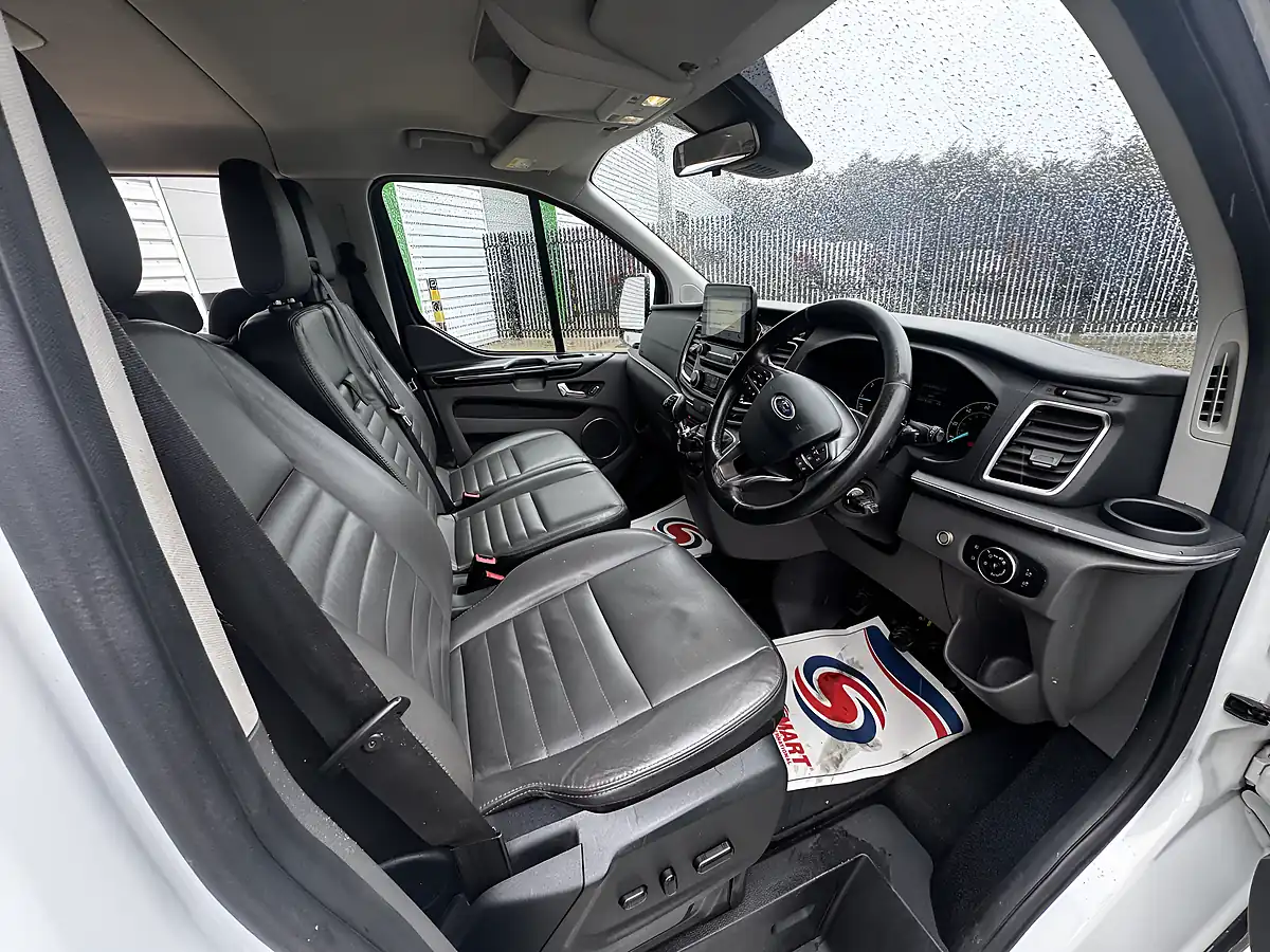 Used 2019 Ford Tourneo Custom Titanium White - Interior and Exterior details 13