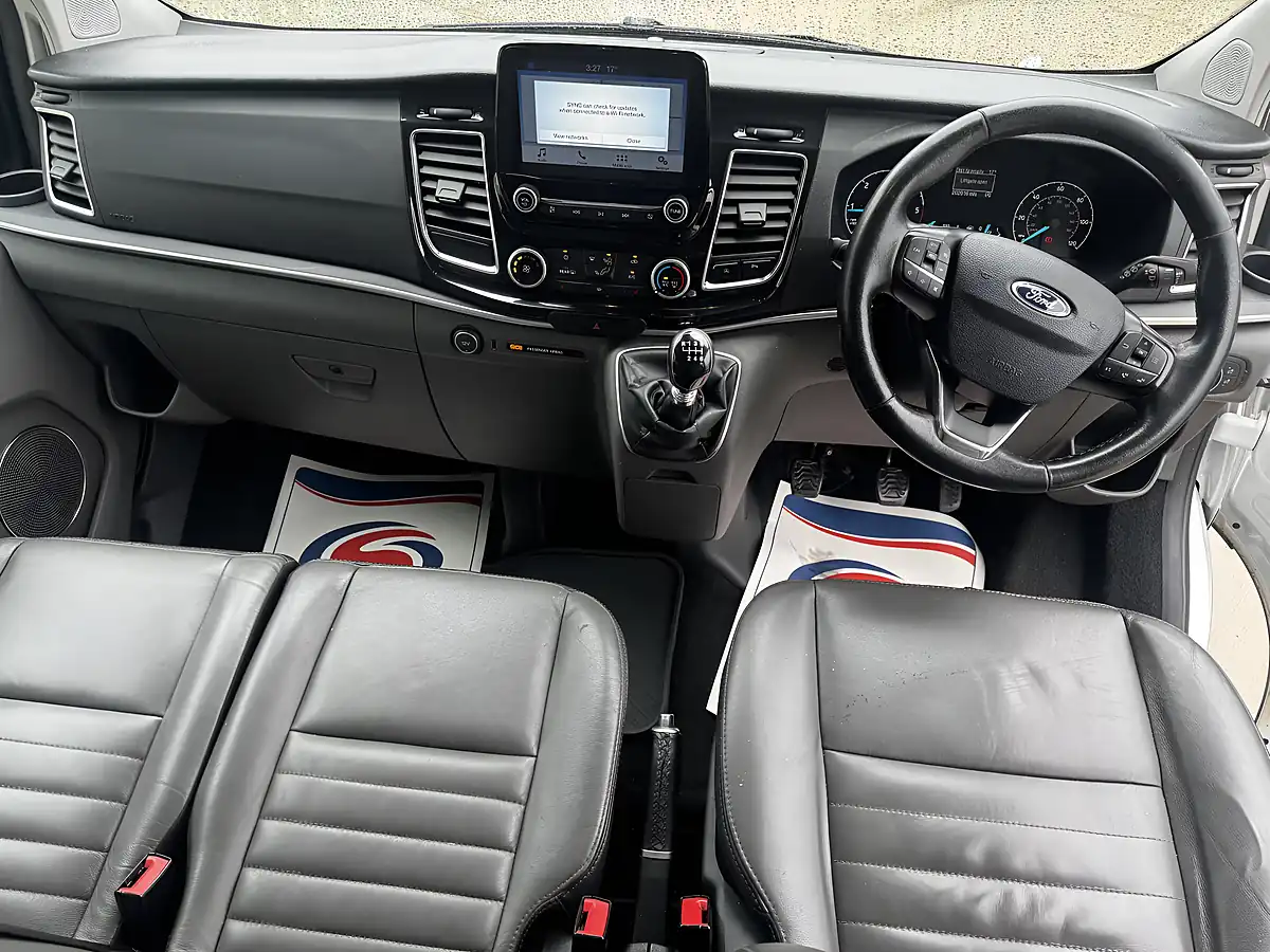 Used 2019 Ford Tourneo Custom Titanium White - Interior and Exterior details 14