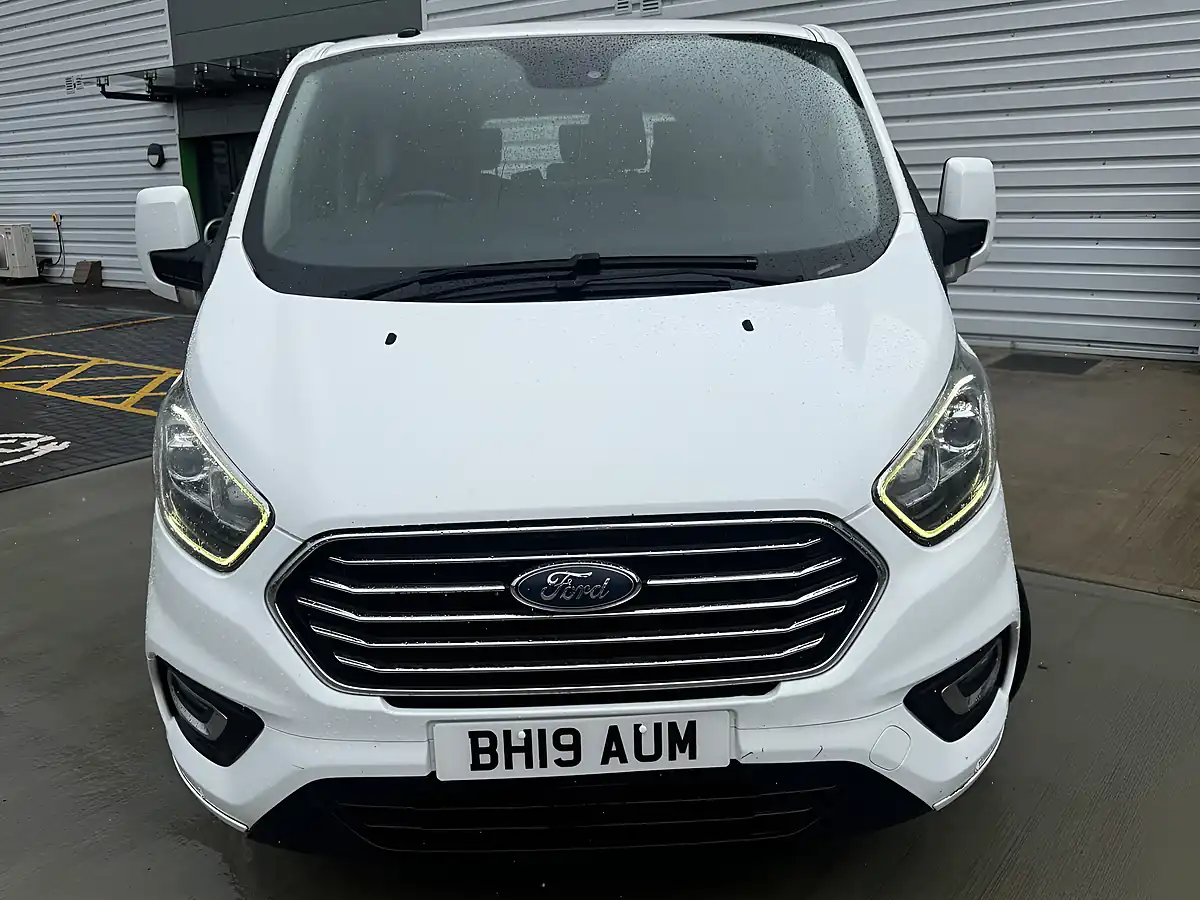 Used 2019 Ford Tourneo Custom Titanium White - Interior and Exterior details 3