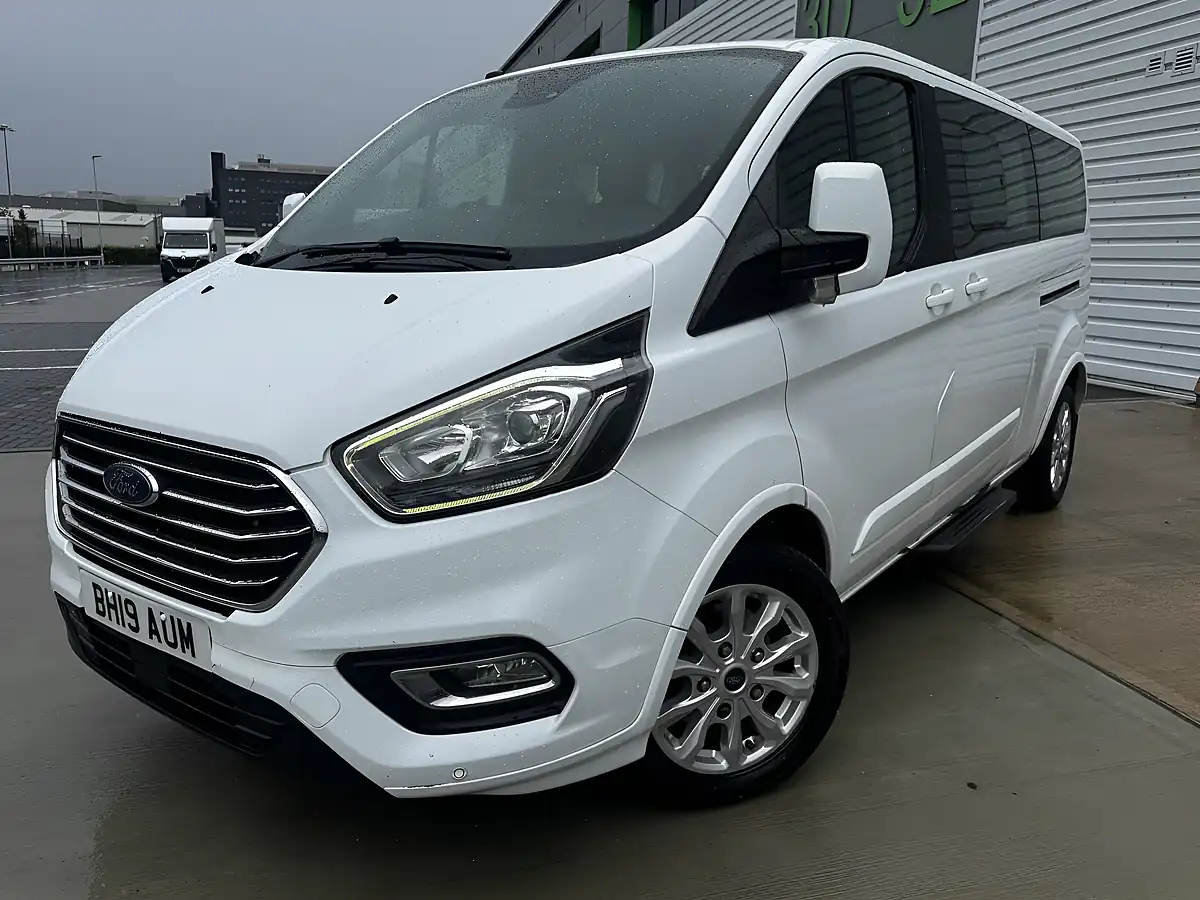 Used 2019 Ford Tourneo Custom Titanium White - Interior and Exterior details 4