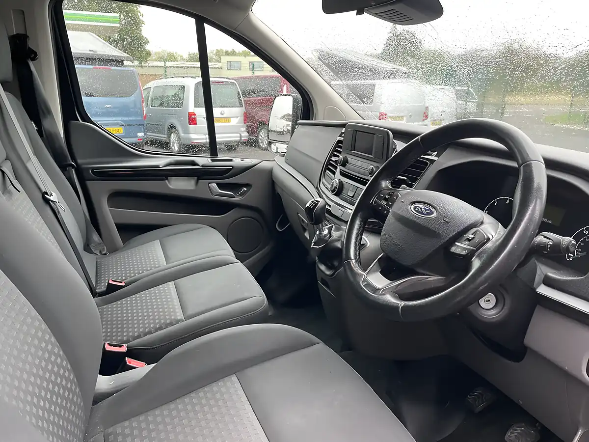 Used 2019 Ford Tourneo Custom Zetec Black - Interior and Exterior details 5