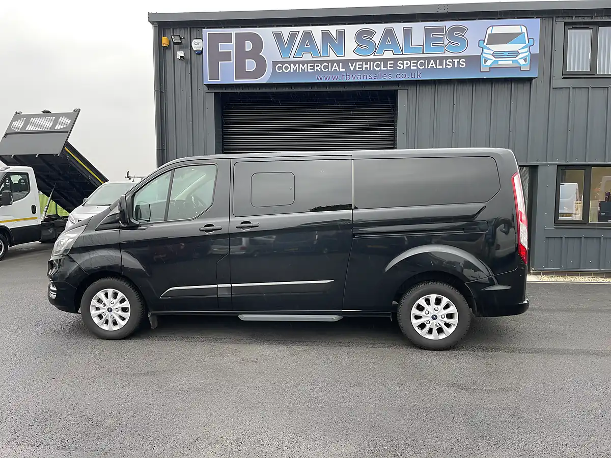 Used 2019 Ford Tourneo Custom Zetec Black - Interior and Exterior details 6