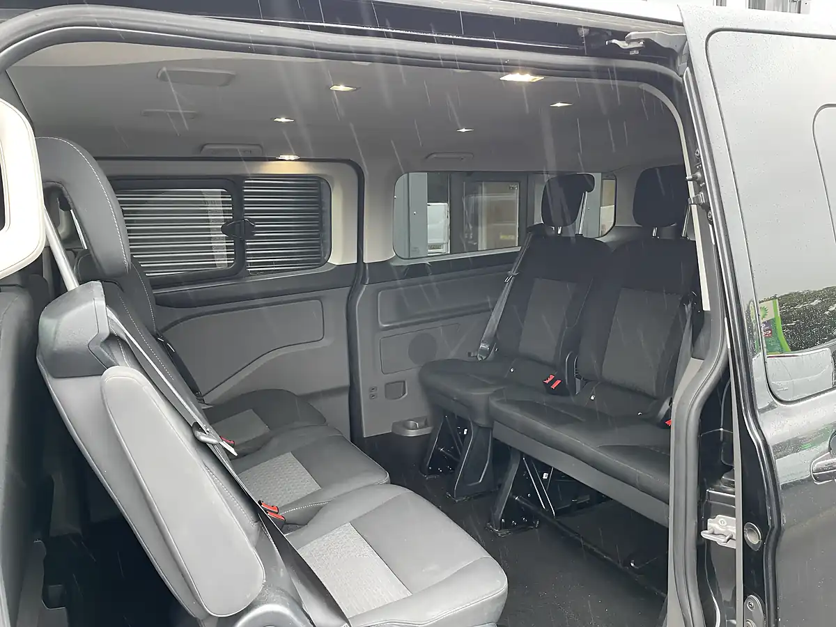Used 2019 Ford Tourneo Custom Zetec Black - Interior and Exterior details 7