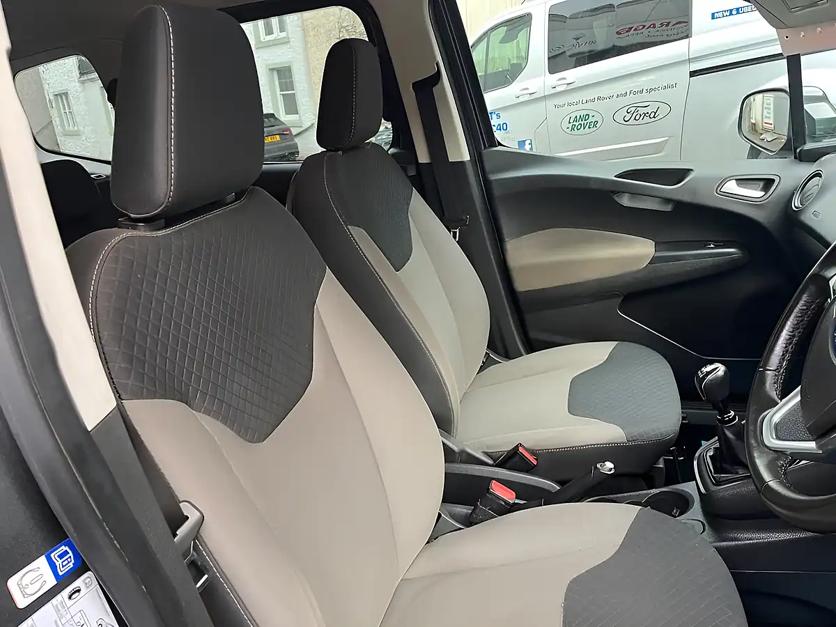 Used 2019 Ford Tourneo Zetec Grey - Interior and Exterior details 12