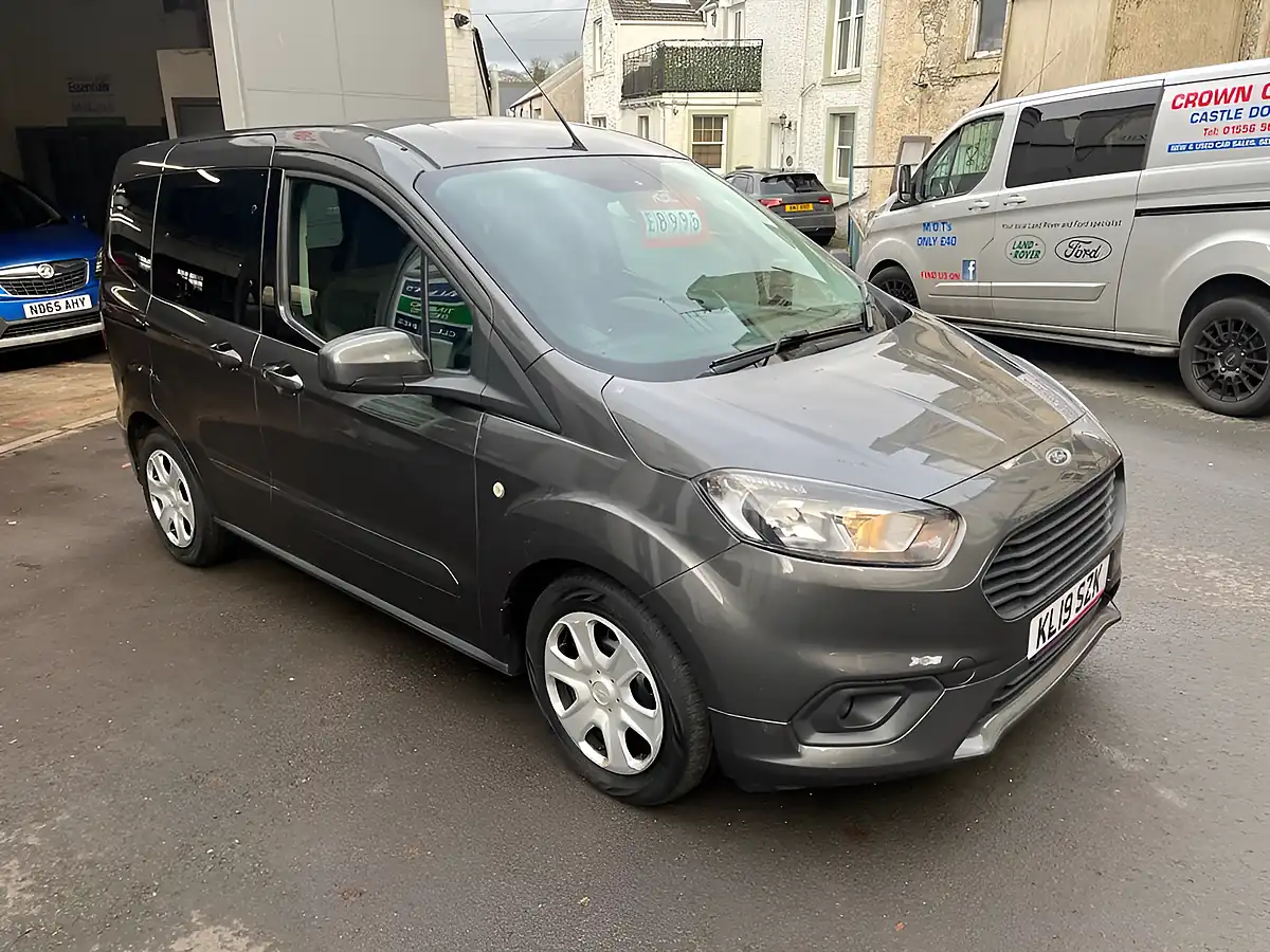 Used 2019 Ford Tourneo Zetec Grey - Interior and Exterior details 3