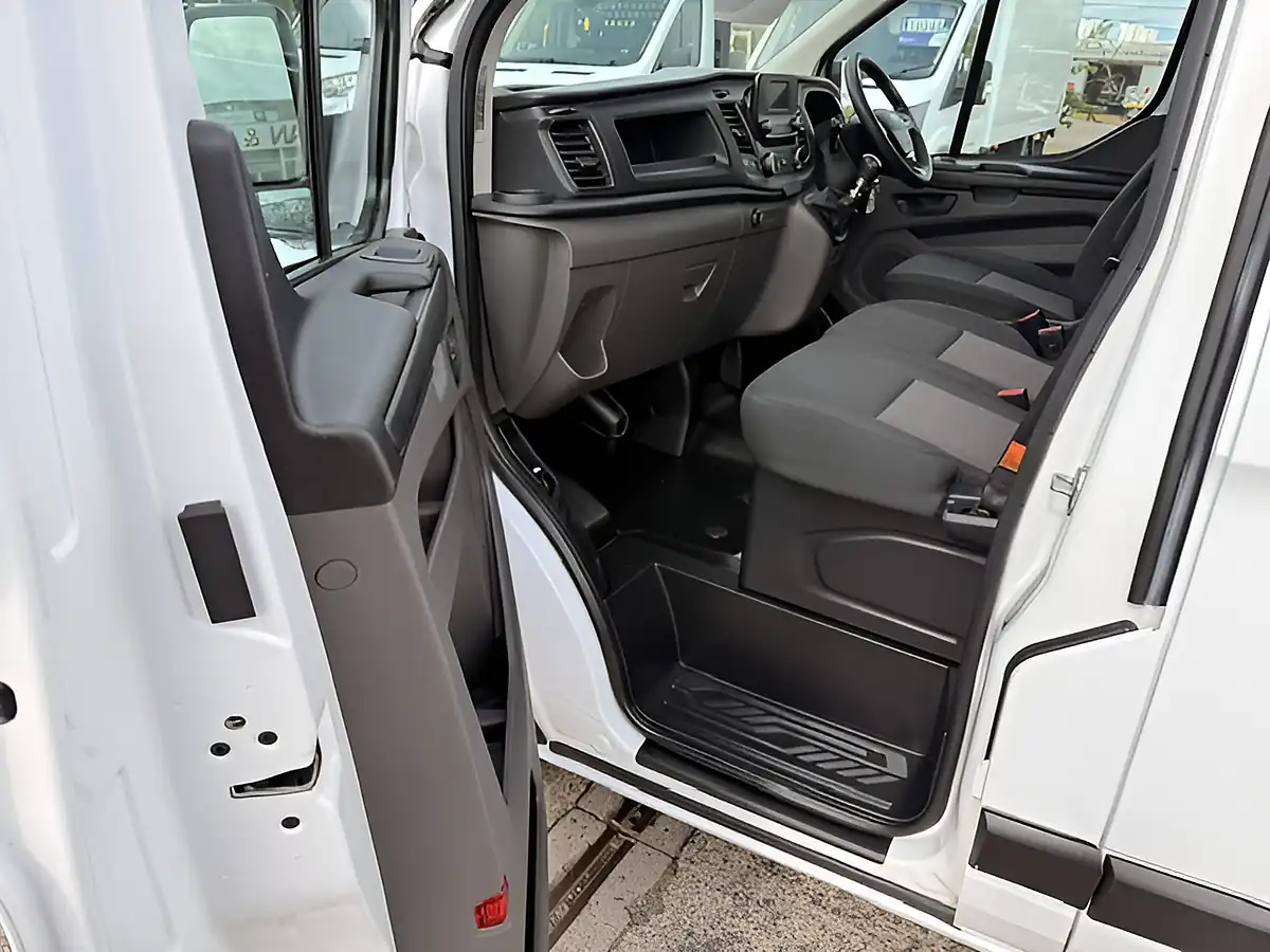 Used 2019 Ford Transit 300 Custom 300 Custom L1 H2 Swb High Roof White - Interior and Exterior details 14