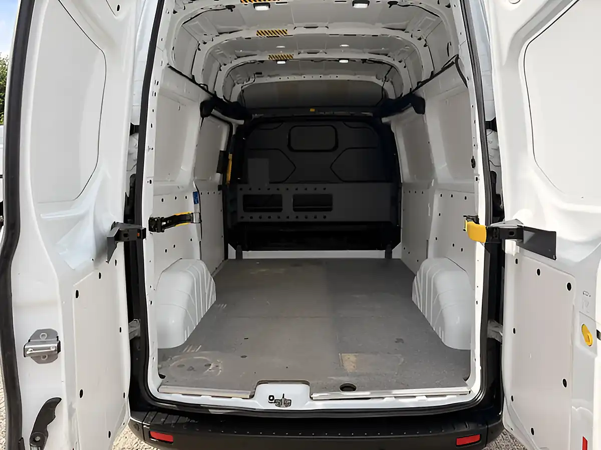 Used 2019 Ford Transit 300 Custom 300 Custom L1 H2 Swb High Roof White - Interior and Exterior details 5