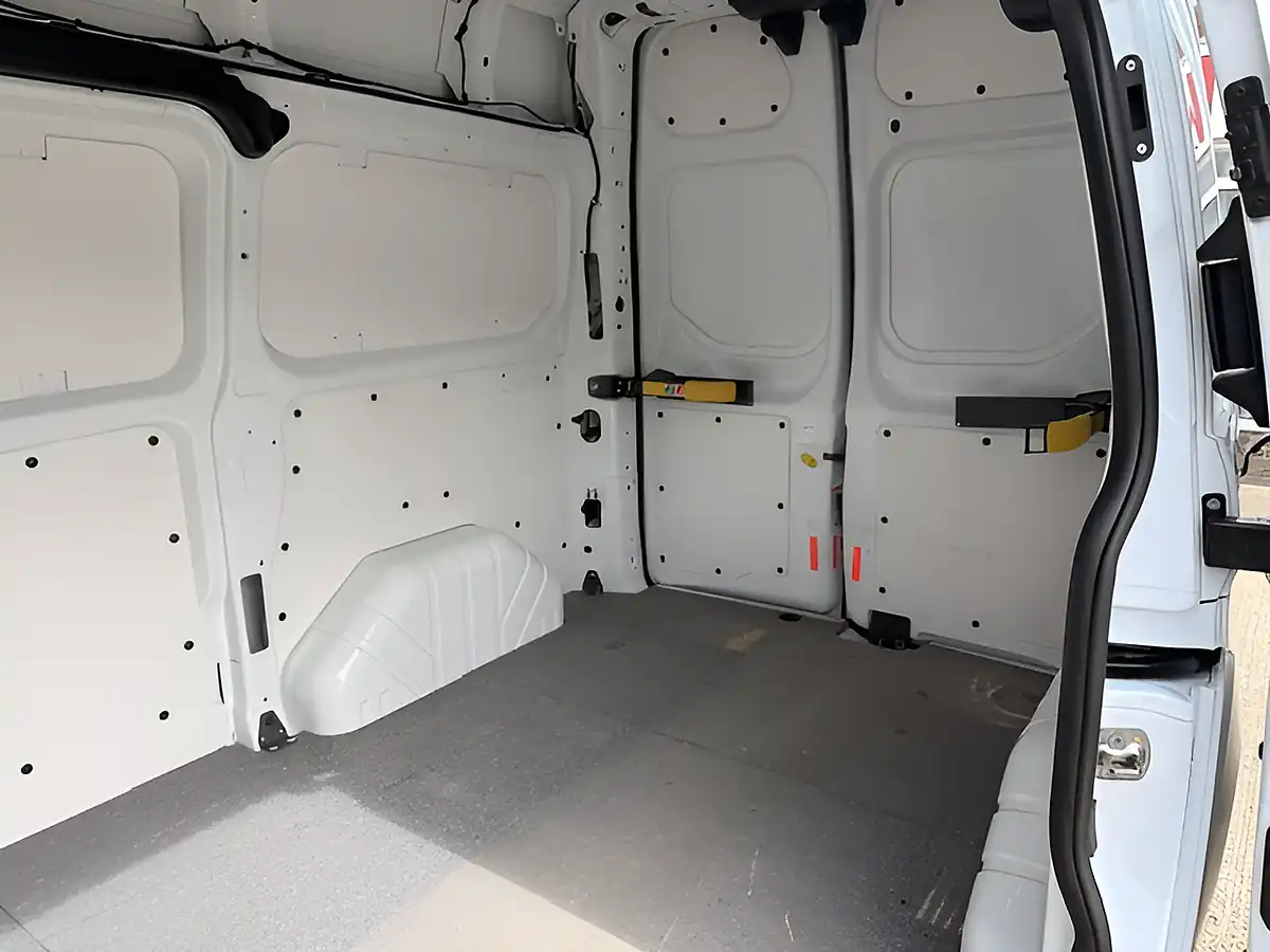 Used 2019 Ford Transit 300 Custom 300 Custom L1 H2 Swb High Roof White - Interior and Exterior details 9