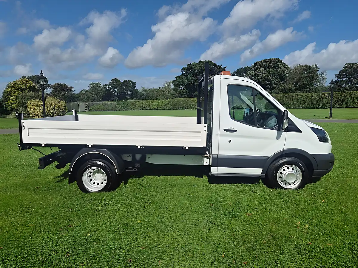 Used 2019 Ford Transit 350 Chassis Cab White - Interior and Exterior details 4