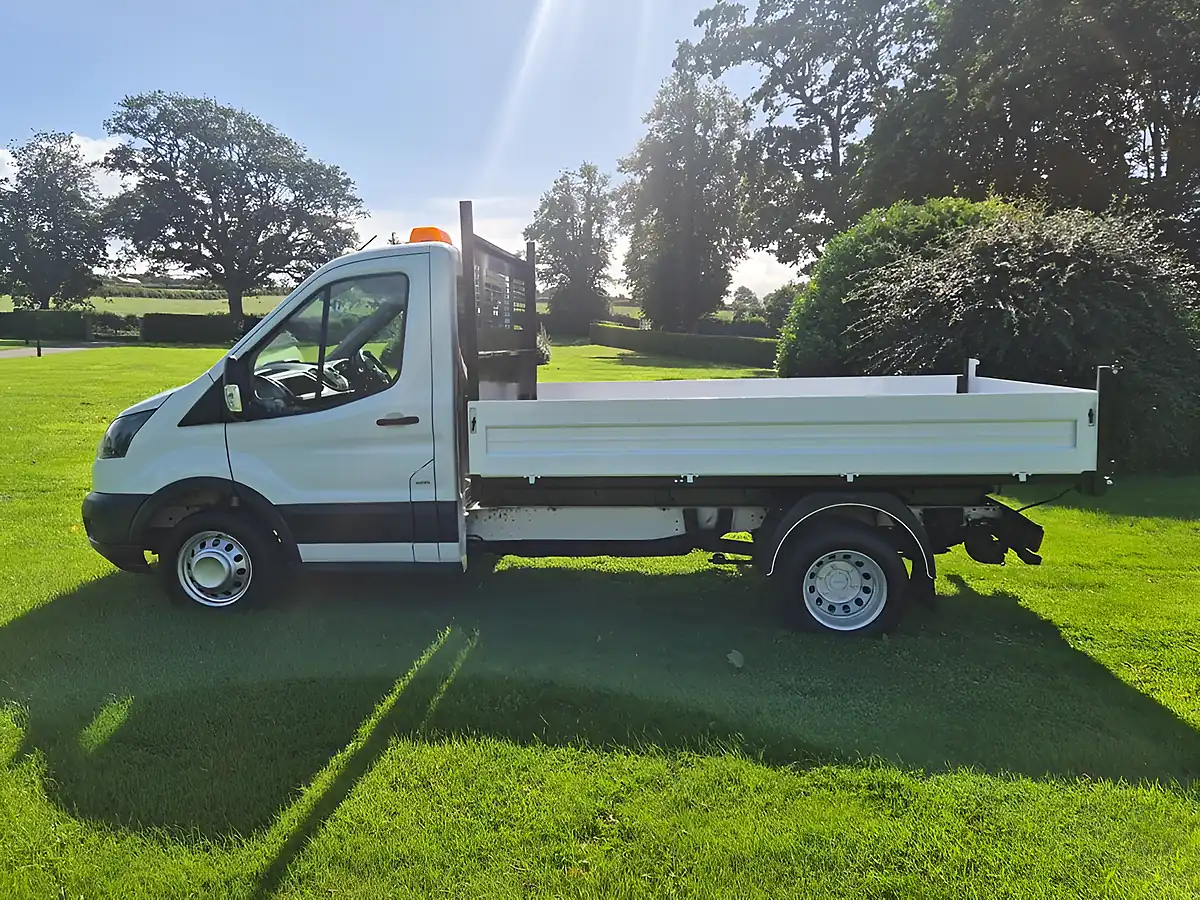 Used 2019 Ford Transit 350 Chassis Cab White - Interior and Exterior details 8