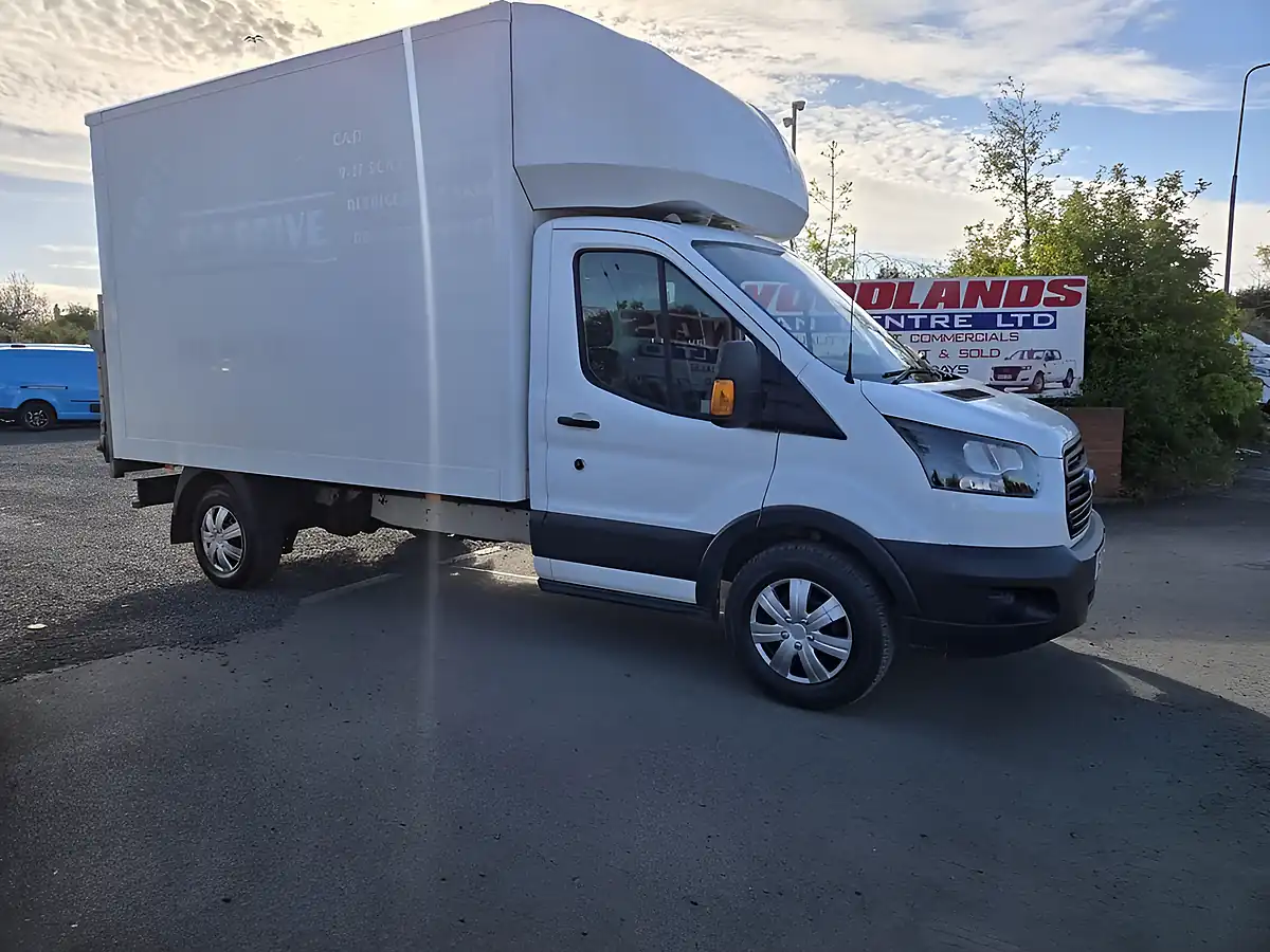 Used 2019 Ford Transit 350 Lwb Luton White - Front View
