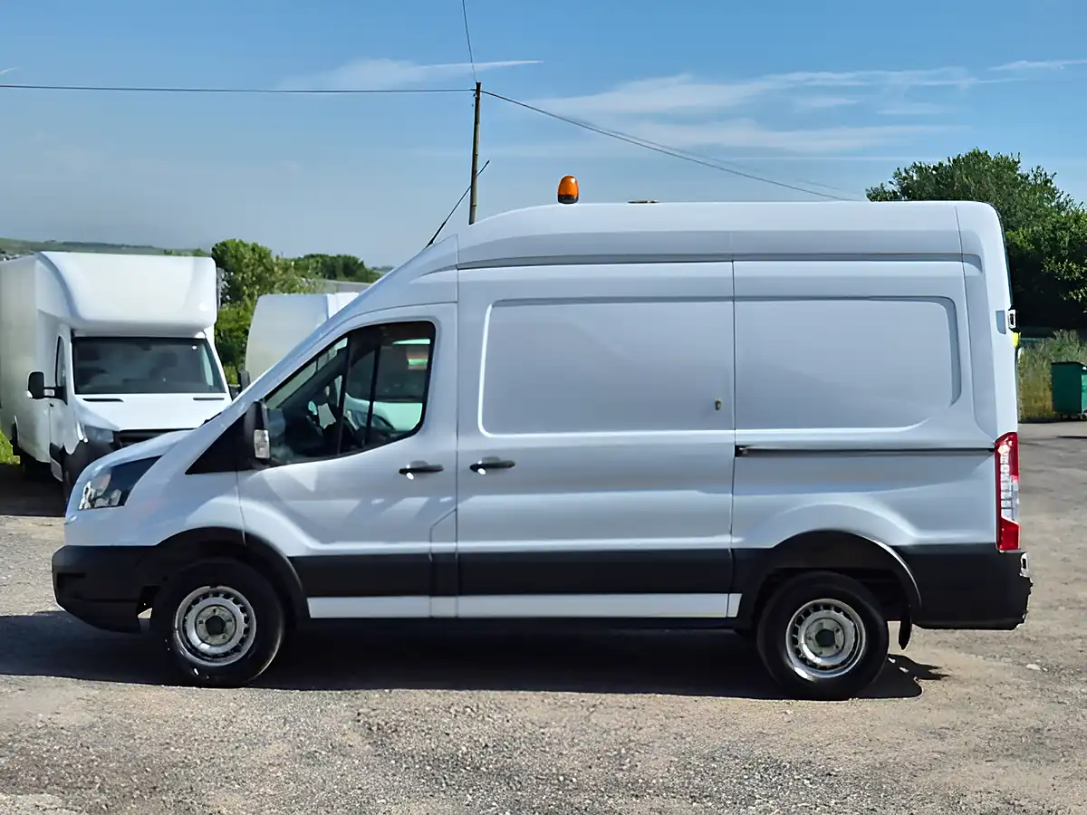 Used 2019 Ford Transit 350 Mwb L2 H3 White - Interior and Exterior details 4