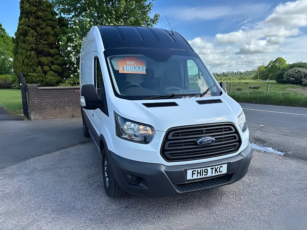Used 2019 Ford Transit 350 White - Front View