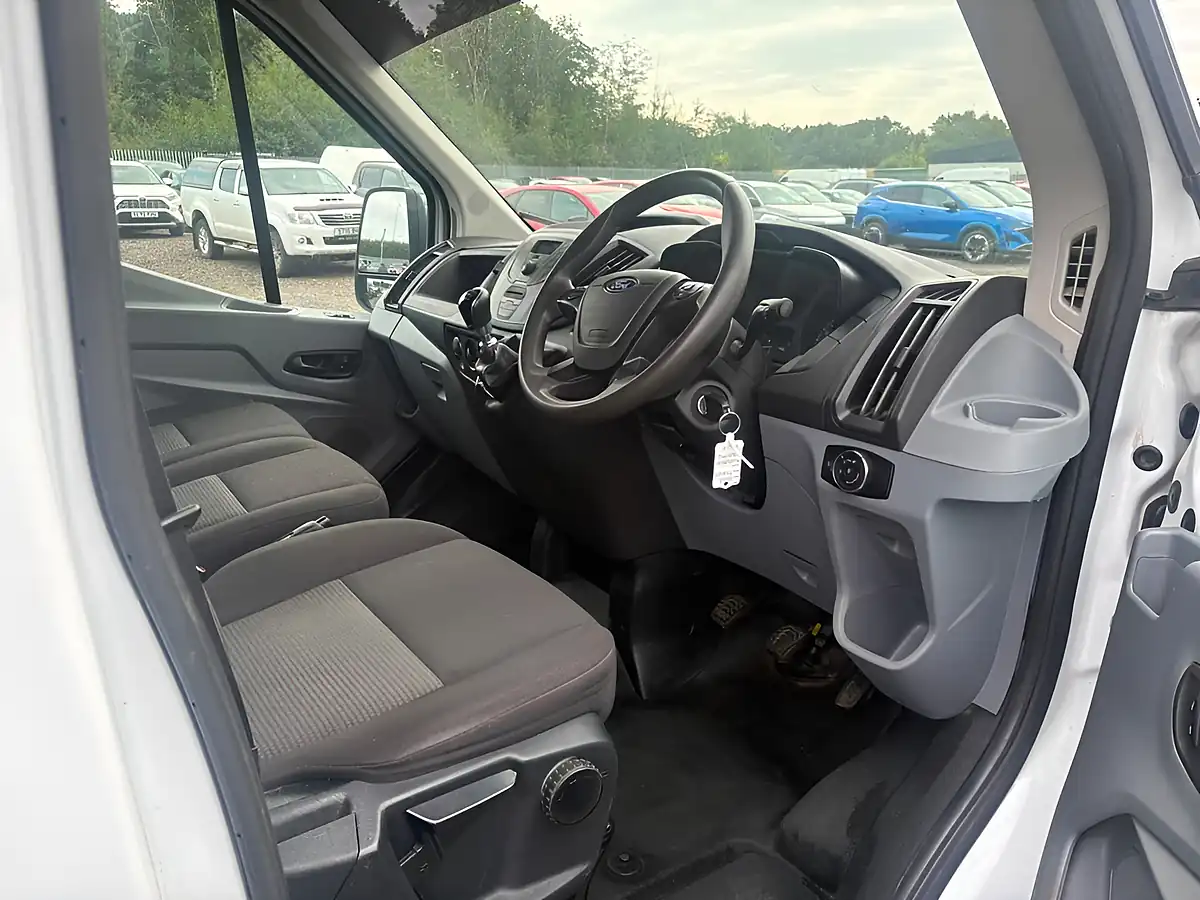 Used 2019 Ford Transit 350 White - Interior and Exterior details 11