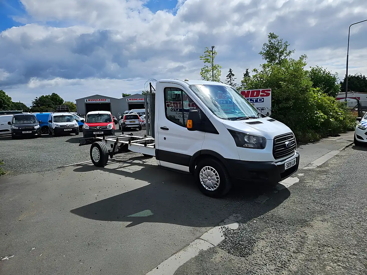 Used 2019 Ford Transit Chassis Cab White - Front View