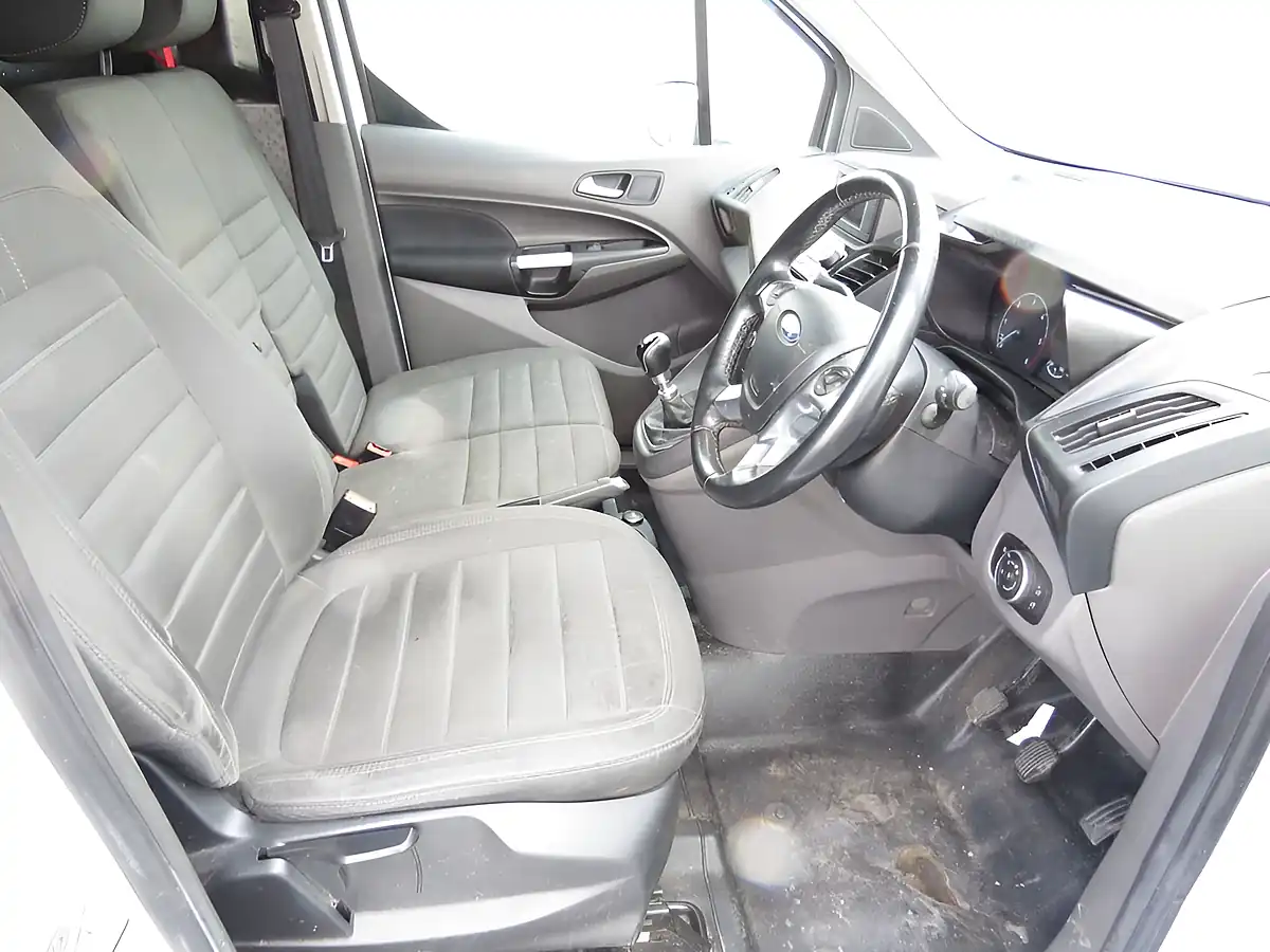 Used 2019 Ford Transit Connect 200 Limited White - Interior and Exterior details 3