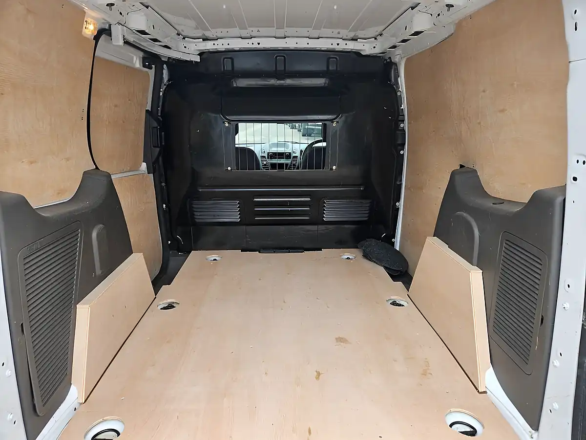 Used 2019 Ford Transit Connect 200 Swb White - Interior and Exterior details 10